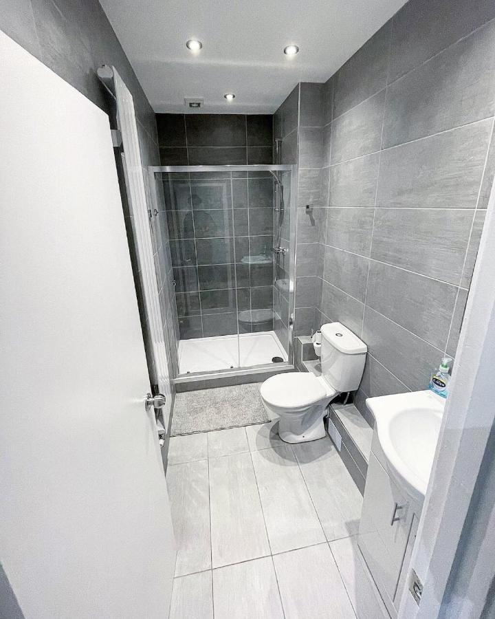 Ak Serviced Apartments - Exclusive Two-Bedroom Apartment Cardiff Buitenkant foto
