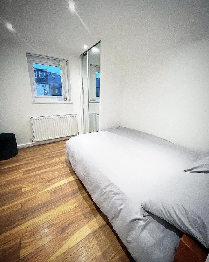 Ak Serviced Apartments - Exclusive Two-Bedroom Apartment Cardiff Buitenkant foto